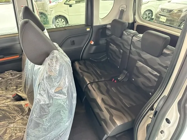 タント(ダイハツ)ファンクロスターボ  パノラマUGP届出済未使用車 4