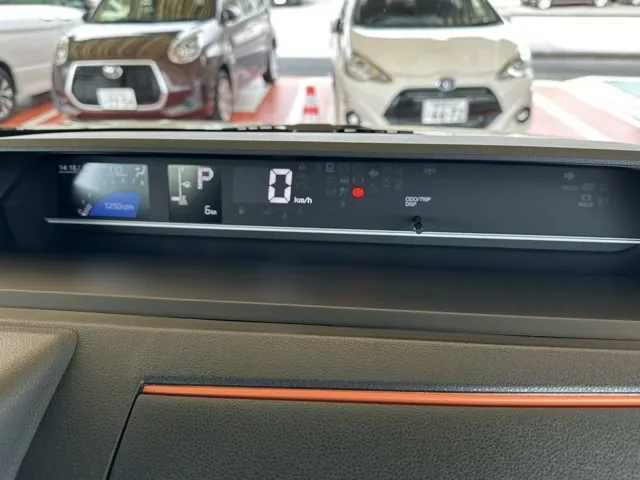 タント(ダイハツ)ファンクロス パノラマUGP届出済未使用車 24
