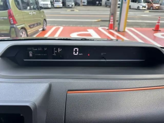 タント(ダイハツ)ファンクロス パノラマUGP届出済未使用車 24