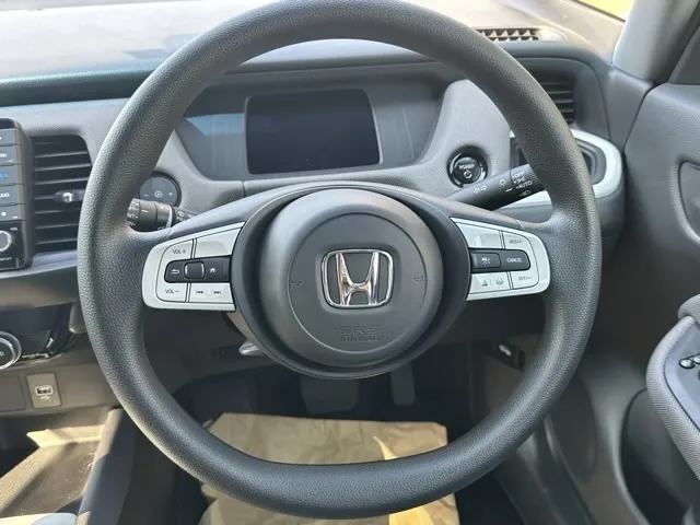 フィット(ホンダ)e：HEV クロスター中古車 6
