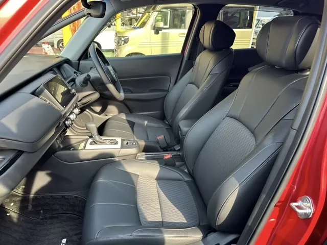 フィット(ホンダ)e：HEV リュクス中古車 3