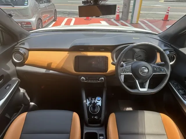 キックス(ニッサン)XツートーンインテリアEDディーラ-試乗車 6
