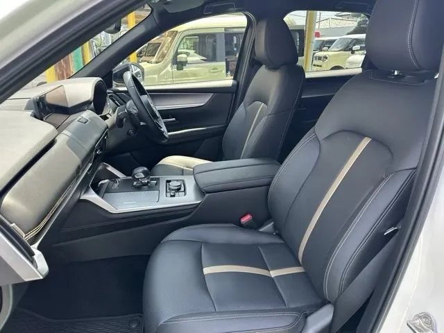 CX-60(マツダ)XD-ハイブリッド エクスクルーシブスポーツ 4WDディーラ-試乗車 3