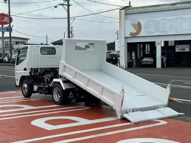 キャンター(三菱)３ｔ ローダースライドダンプレンタ登録済未使用車 2