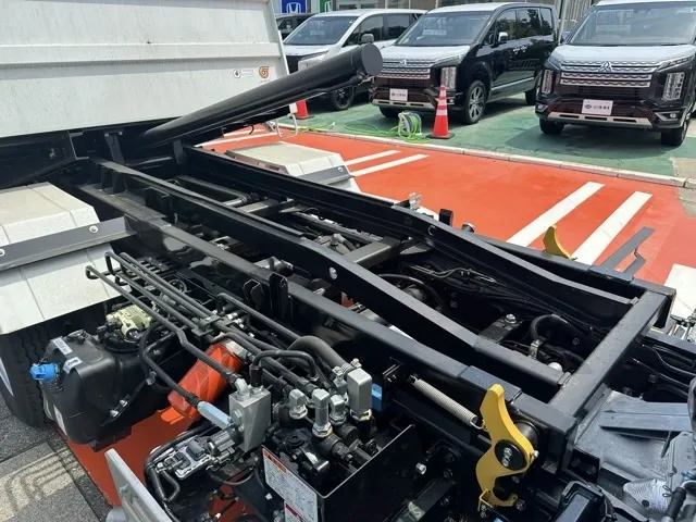 キャンター(三菱)３ｔ ローダースライドダンプレンタ登録済未使用車 15