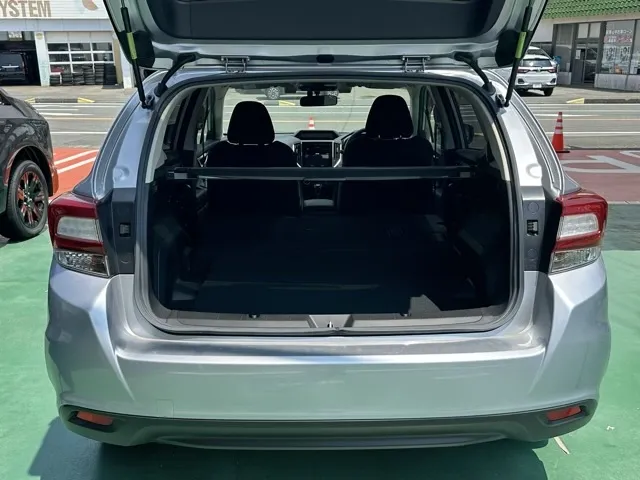 インプレッサ(スバル)2.0i-S アイサイト中古車 9