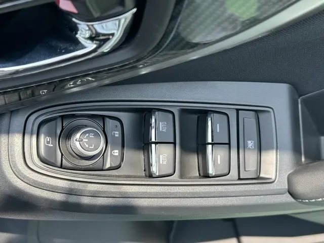 インプレッサ(スバル)2.0i-S アイサイト中古車 11