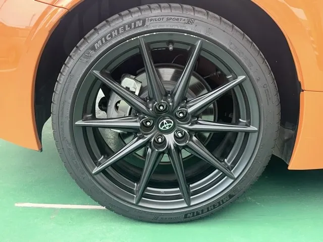 GR86(トヨタ)RZ 10thアニバーサリーLTD 6MT中古車 10