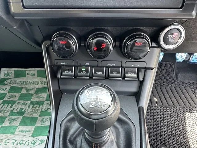 GR86(トヨタ)RZ 10thアニバーサリーLTD 6MT登録済未使用車 17