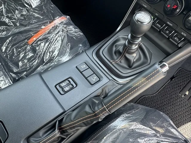 GR86(トヨタ)RZ 10thアニバーサリーLTD 6MT登録済未使用車 19