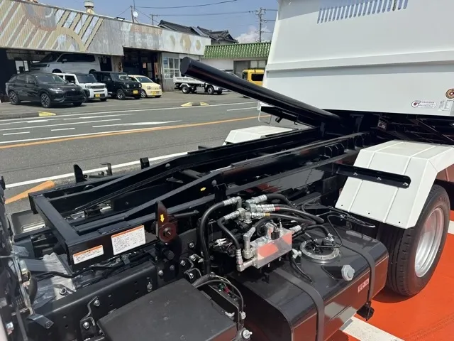 キャンター(三菱)３ｔ ローダースライドダンプレンタ登録済未使用車 6
