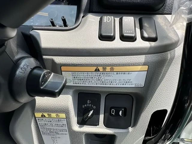 キャンター(三菱)全低床キョウカダンプ ３ｔ　コボレーンレンタ登録済未使用車 19