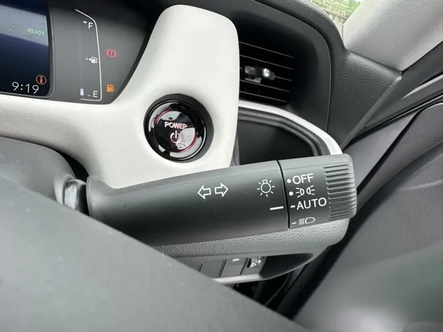 フィット(ホンダ)e：HEV ホーム登録済未使用車 16
