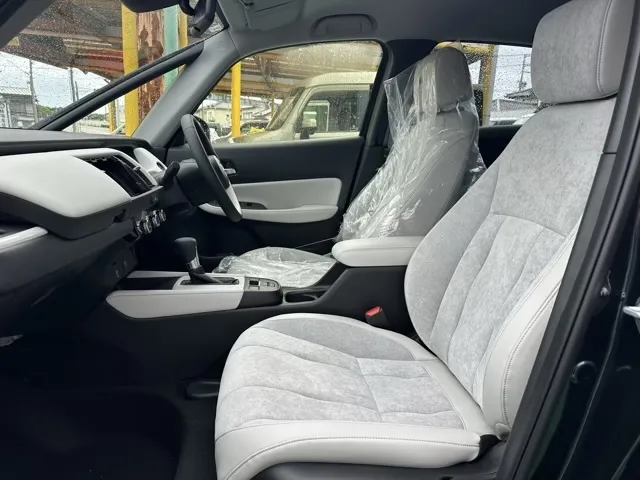 フィット(ホンダ)e：HEV ホーム登録済未使用車 3