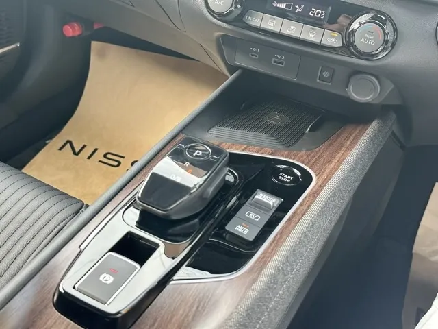 オーラ(ニッサン)G レザーエディション プロパイロット ナビ ワイヤレス充電ディーラ-試乗車 19