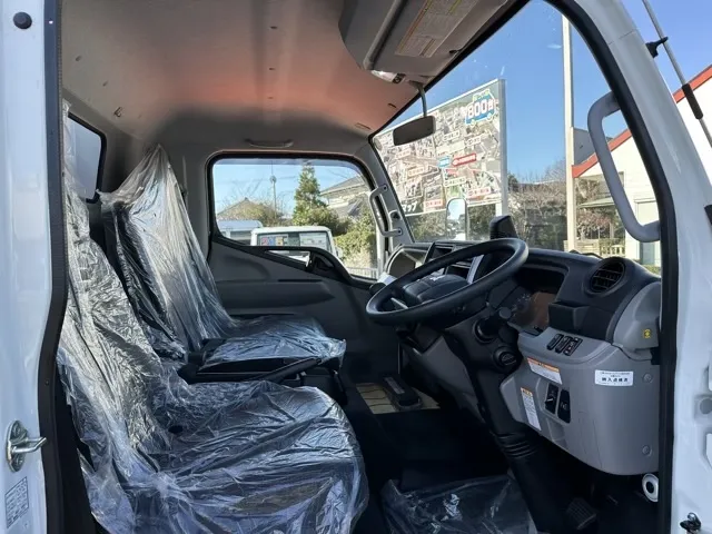 キャンター(三菱)3.5ｔアルミウィング 高床 1ナンバー車レンタ登録済未使用車 12