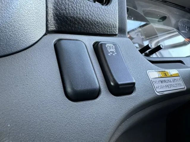 キャンター(三菱)3.5ｔアルミウィング 高床 1ナンバー車レンタ登録済未使用車 16