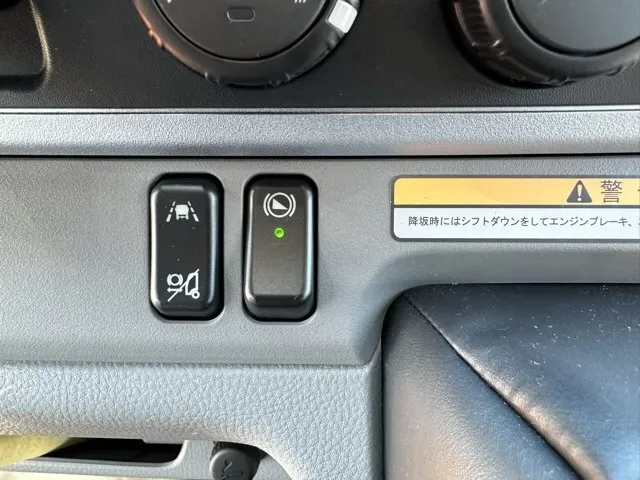 キャンター(三菱)3.5ｔアルミウィング 高床 1ナンバー車レンタ登録済未使用車 19
