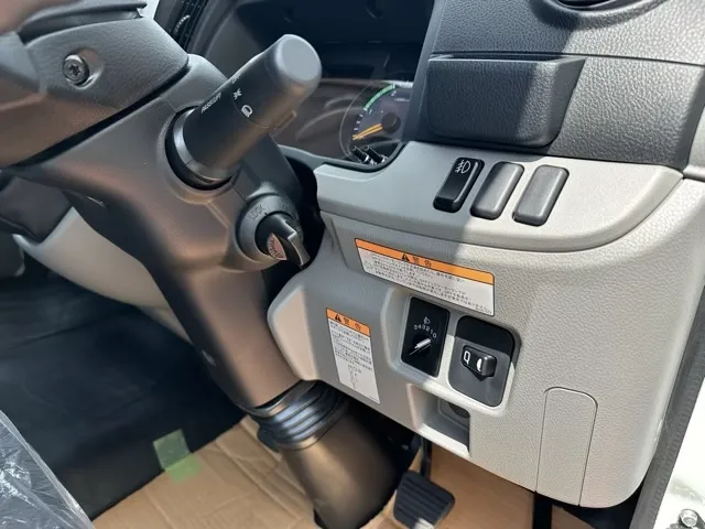 キャンター(三菱)平ボディ ３ｔワイドロング MT 1ナンバー車レンタ登録済未使用車 15