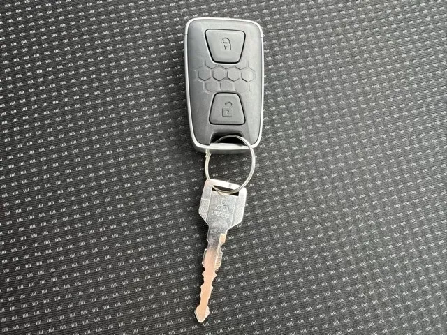 キャンター(三菱)平ボディ ３ｔワイドロング MT 1ナンバー車レンタ登録済未使用車 24
