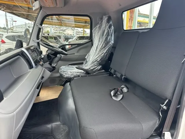 キャンター(三菱)平ボディ ３ｔワイドロング MT 1ナンバー車レンタ登録済未使用車 3