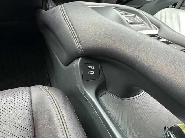 ZR-V(ホンダ)e：HEV Z BSI 後退出庫サポートレスディーラ-試乗車 18