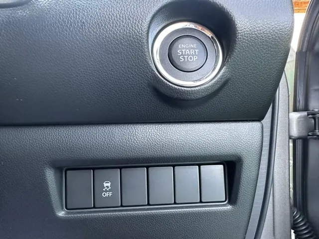 スイフト(スズキ)ベースグレード　セーフティサポート非装着車 MTディーラｰ試乗車 11