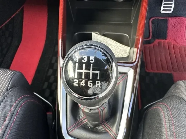 スイフト(スズキ)ベースグレード　セーフティサポート非装着車 MTディーラｰ試乗車 21