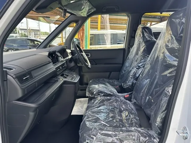 ステップワゴン(ホンダ)e・HEVスパーダ 7人新車見本展示無 3