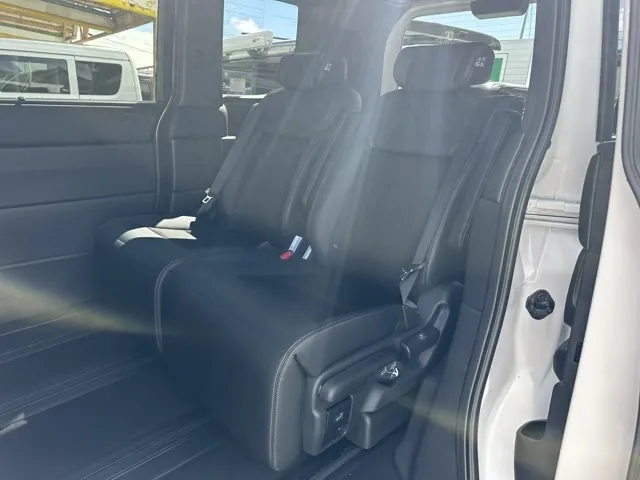 ステップワゴン(ホンダ)e・HEVスパーダ 7人新車見本展示無 4