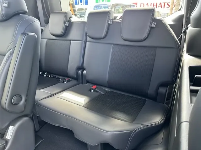 ステップワゴン(ホンダ)e・HEVスパーダ 7人新車見本展示無 6