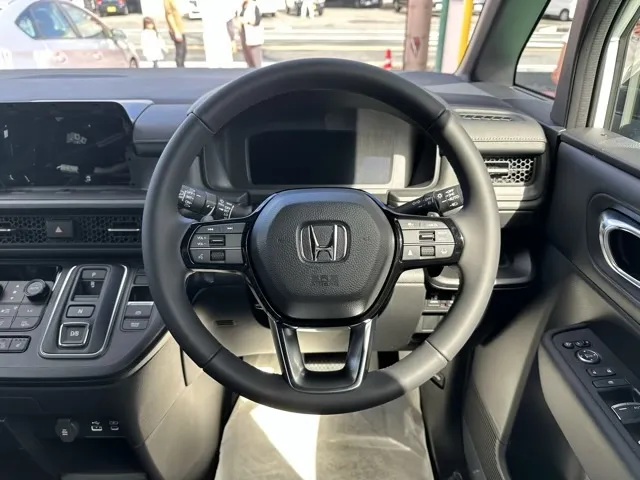 ステップワゴン(ホンダ)e・HEVスパーダ 7人新車見本展示無 8