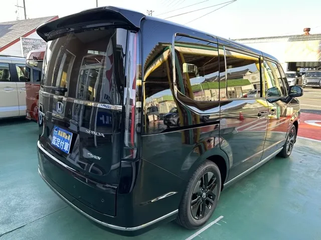ステップワゴン(ホンダ)e・HEVスパーダ 7人新車見本展示無 14