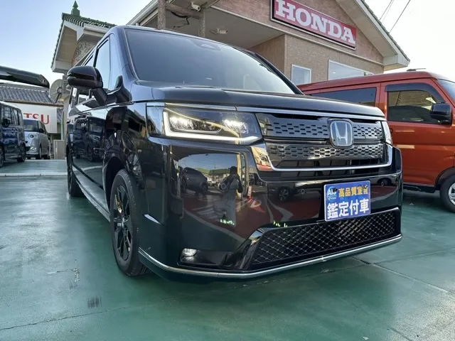 ステップワゴン(ホンダ)e・HEVスパーダ 7人新車見本展示無 26
