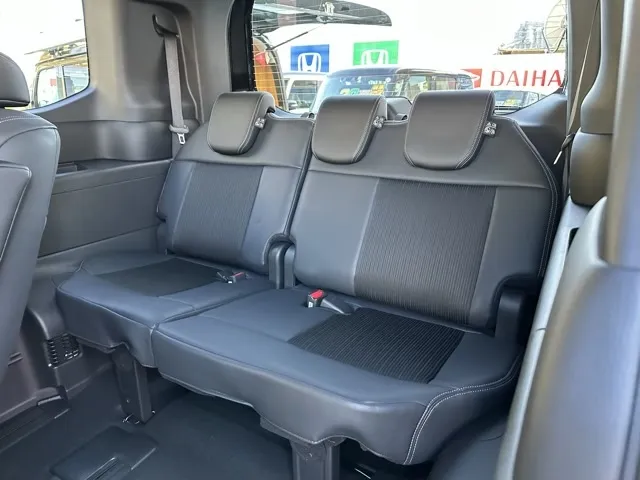 ステップワゴン(ホンダ)e・HEVスパーダ 7人新車見本展示無 6