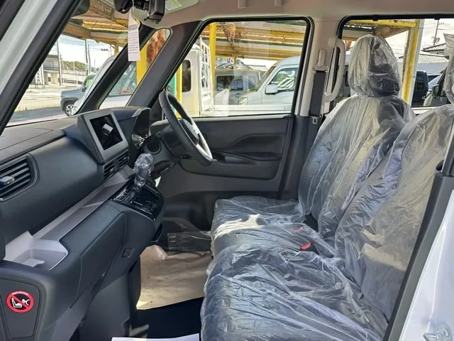 デリカミニ(三菱)Gプレミアム新車見本展示無 3