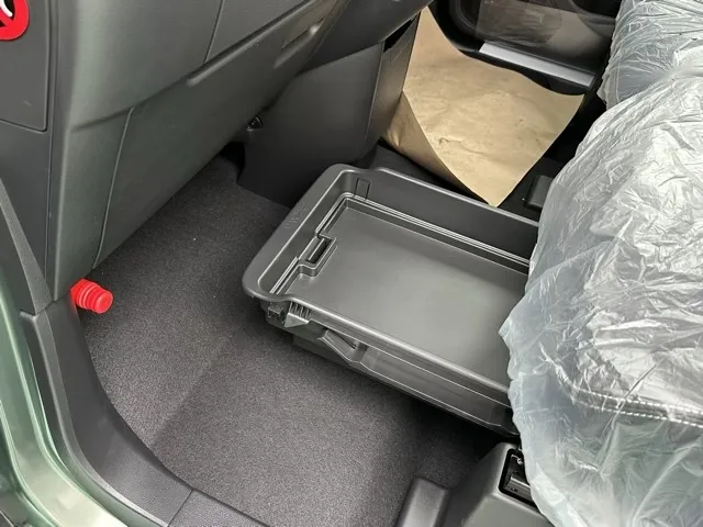 デリカミニ(三菱)Gプレミアム新車見本展示有 23