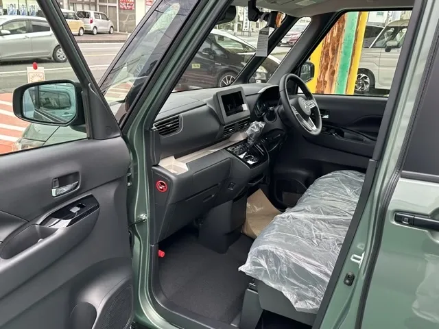 デリカミニ(三菱)Gプレミアム新車見本展示有 3