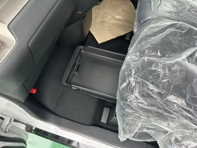 デリカミニ(三菱)Gプレミアム ４WD新車見本展示有 6