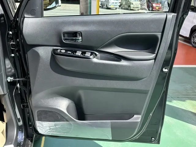 デリカミニ(三菱)Gプレミアム ４WD新車見本展示有 15