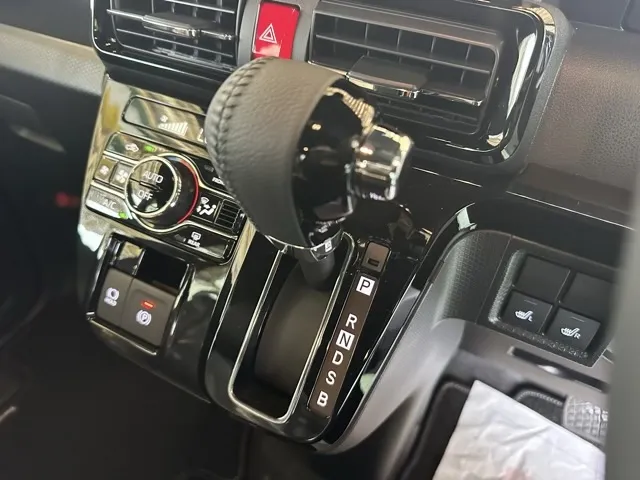 タント(ダイハツ)RS届出済未使用車 17