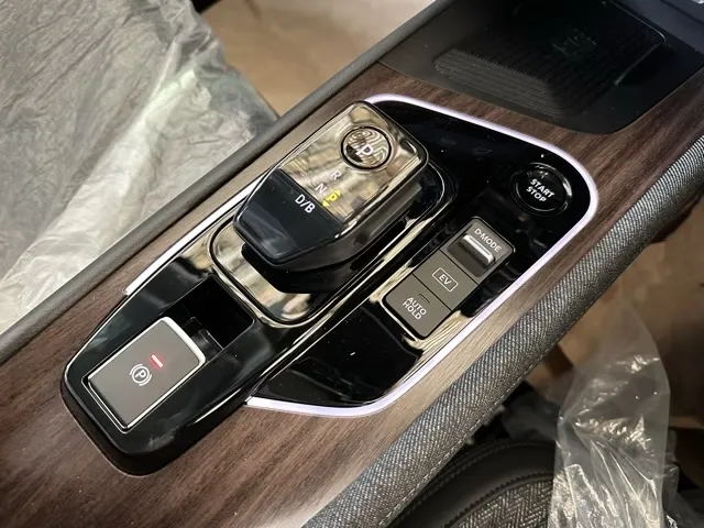 オーラ(ニッサン)G プロパイロット ナビ ワイヤレス充電登録済未使用車 21