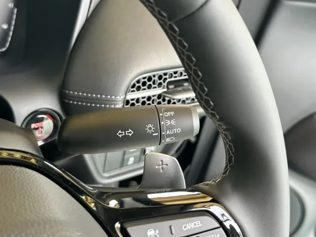ZR-V(ホンダ)e：HEV X BSI 後退出庫サポートレス登録済未使用車 26