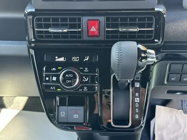 タント(ダイハツ)RS パノラマUGP プレミアムプラン届出済未使用車 16