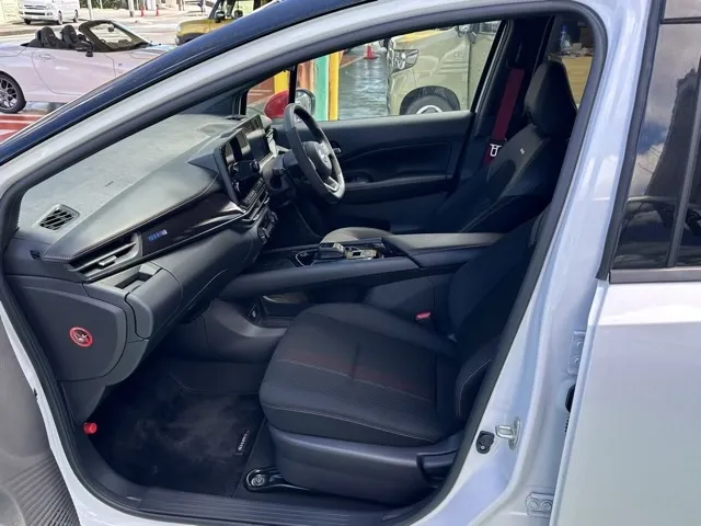オーラ(ニッサン)ニスモ プロパイロット ナビ ワイヤレス充電中古車 3