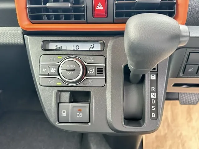 タント(ダイハツ)ファンクロス 9インチDオーディオ届出済未使用車 19