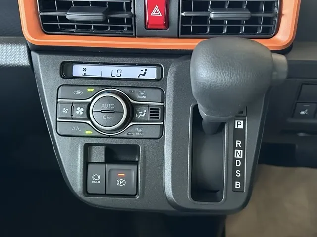 タント(ダイハツ)ファンクロス 9インチDオーディオ届出済未使用車 19