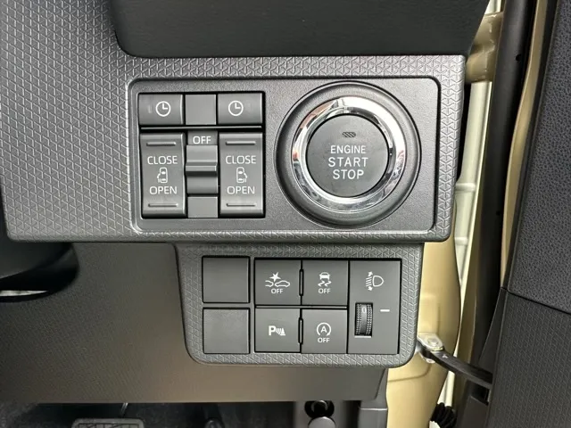 タント(ダイハツ)ファンクロスターボ 9インチDオーディオ届出済未使用車 16
