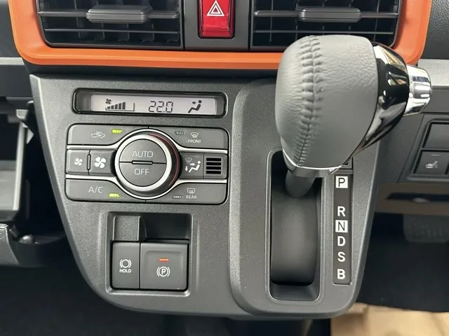 タント(ダイハツ)ファンクロスターボ 9インチDオーディオ届出済未使用車 19