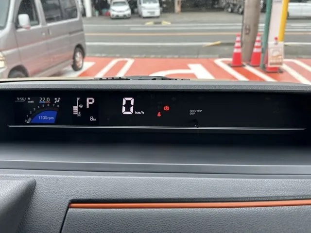 タント(ダイハツ)ファンクロスターボ 9インチDオーディオ届出済未使用車 26